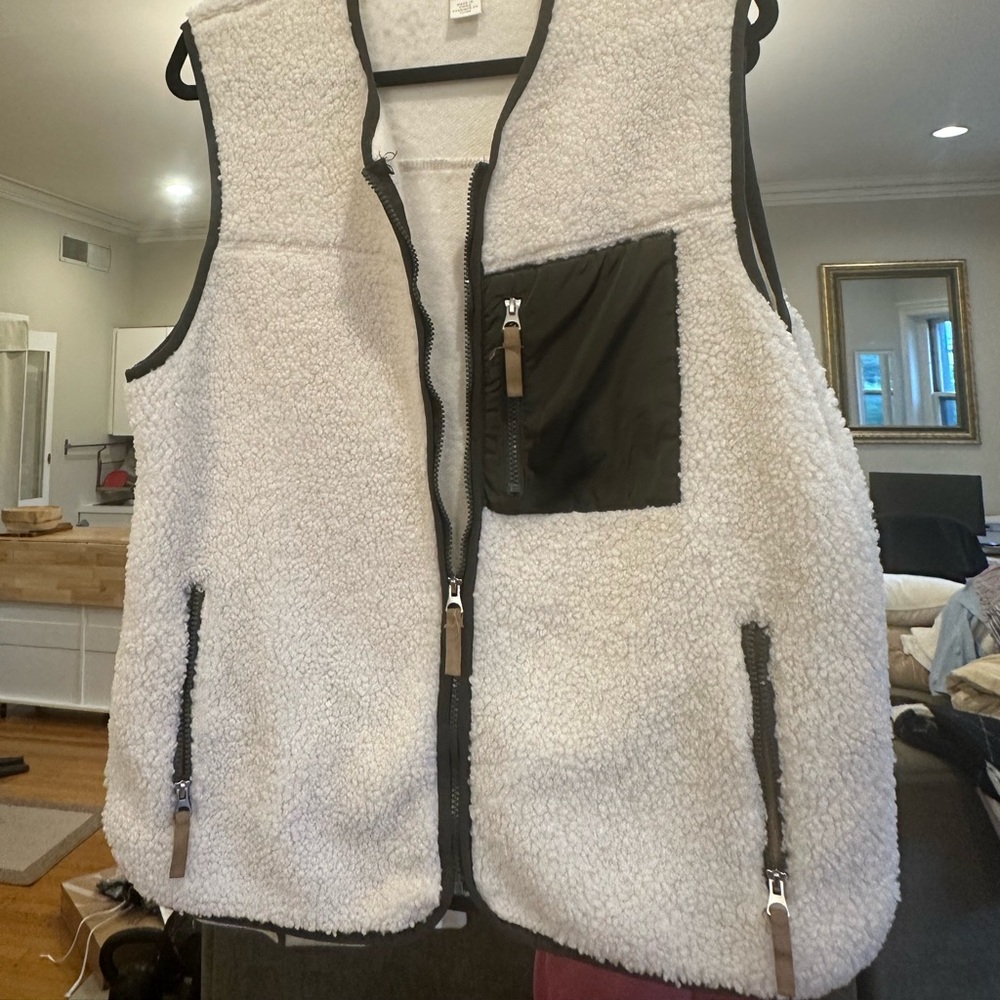 H&M fleece cream and olive vest